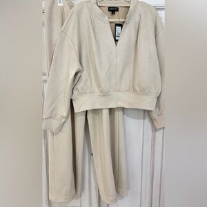 NWT 2 PC SET Kenneth Cole Lightweight Cream top LARGE &pull on wide leg pants